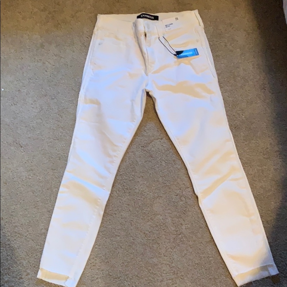 Express white jeggings, size 2, length- short